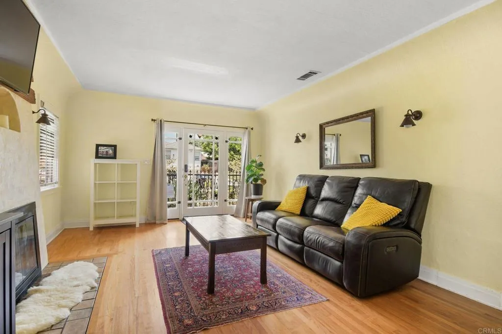 https://cdn.realtyfeed.com/cdn/127/306726552/aa0277555318974399590501951c8d8d.webp