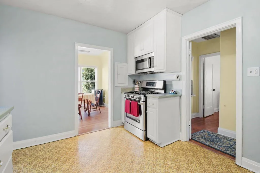 https://cdn.realtyfeed.com/cdn/127/306726552/b8a068c82e91c3cd98425b687a820765.webp