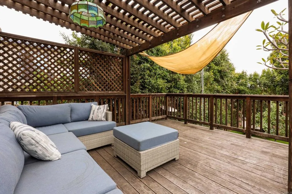 https://cdn.realtyfeed.com/cdn/127/306726552/ccf0cdb32588735894fd6f58785e78df.webp