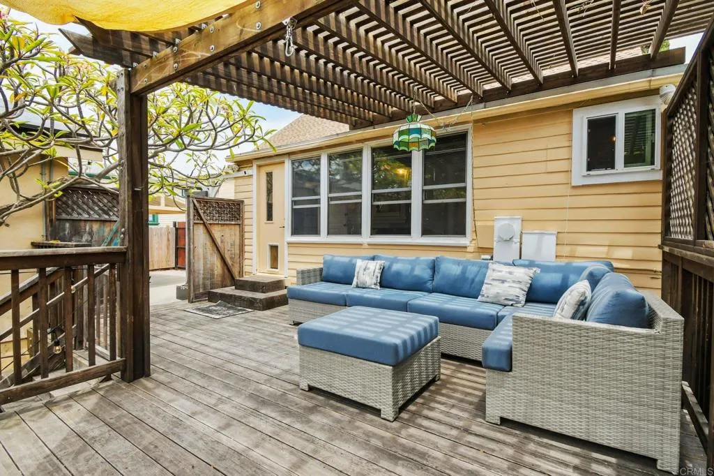 https://cdn.realtyfeed.com/cdn/127/306726552/e78b3cda1ad4764efedb21cf3989d904.webp