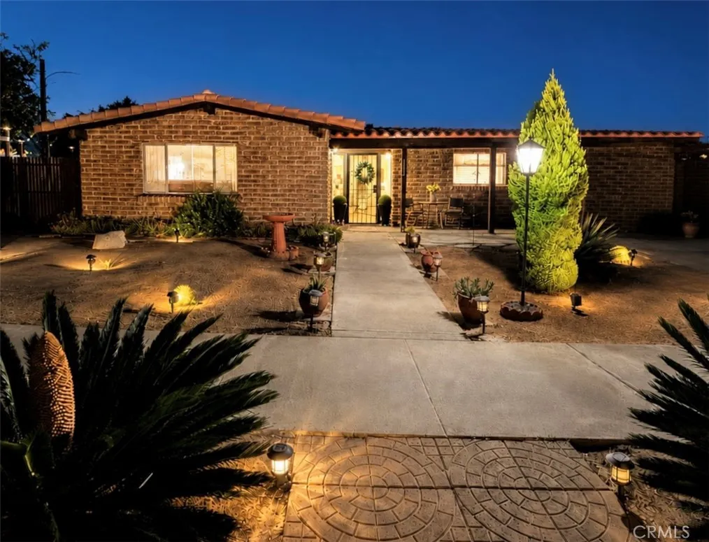https://cdn.realtyfeed.com/cdn/127/306726576/eab3ce71924eeb29ca690fe041518c4c.webp