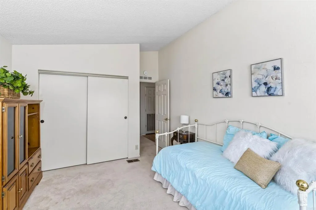 https://cdn.realtyfeed.com/cdn/127/306726582/4419c831e2d85bc4d442b822c20e3e33.webp