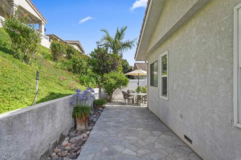 https://cdn.realtyfeed.com/cdn/127/306726582/85889ec9231746d2b28b540c1d066ed2.webp
