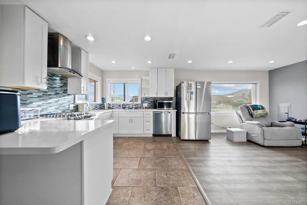 https://cdn.realtyfeed.com/cdn/127/306726591/8f4aac82d28bbad2579bd6cd6cc61bde.webp