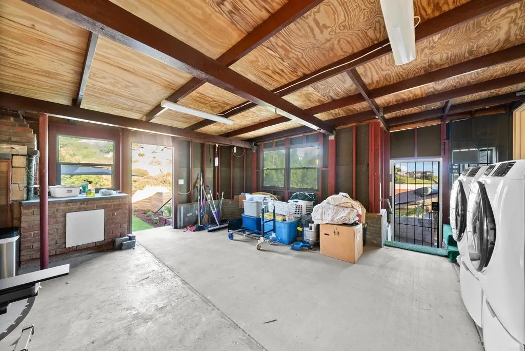 https://cdn.realtyfeed.com/cdn/127/306726591/952abd2ef98bc64166980ec367420fc2.webp