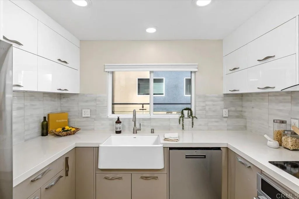 https://cdn.realtyfeed.com/cdn/127/306726681/40561785a514aed67e0e49204af51161.webp