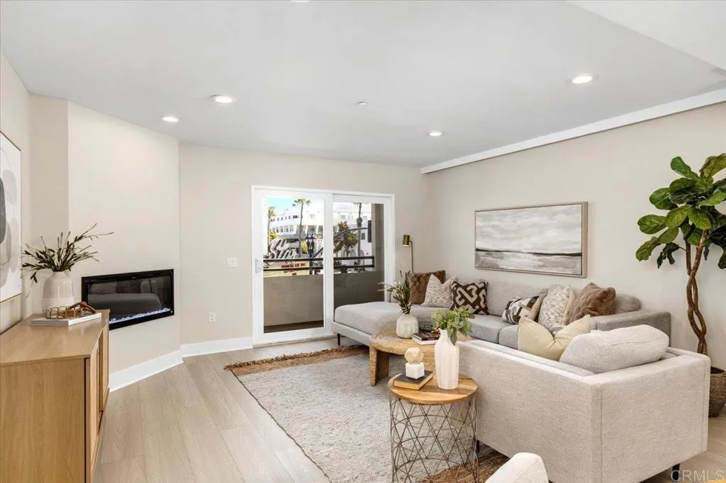 https://cdn.realtyfeed.com/cdn/127/306726681/43e598a47bb8c7a10e1a4892736220a1.webp