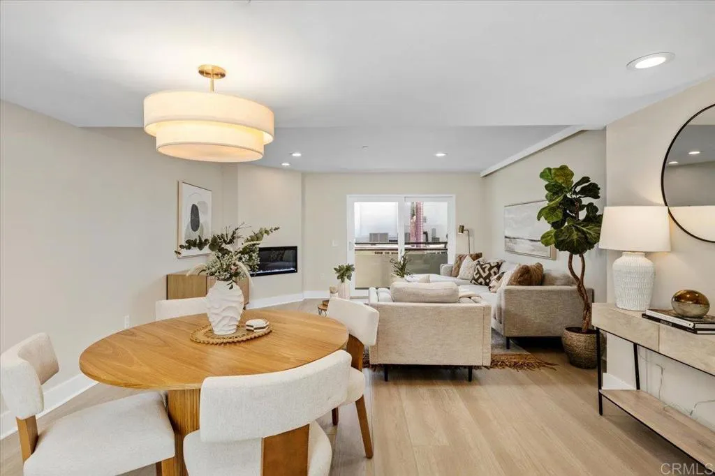 https://cdn.realtyfeed.com/cdn/127/306726681/6bdd966c5ab0e70133ab13325dea18d6.webp