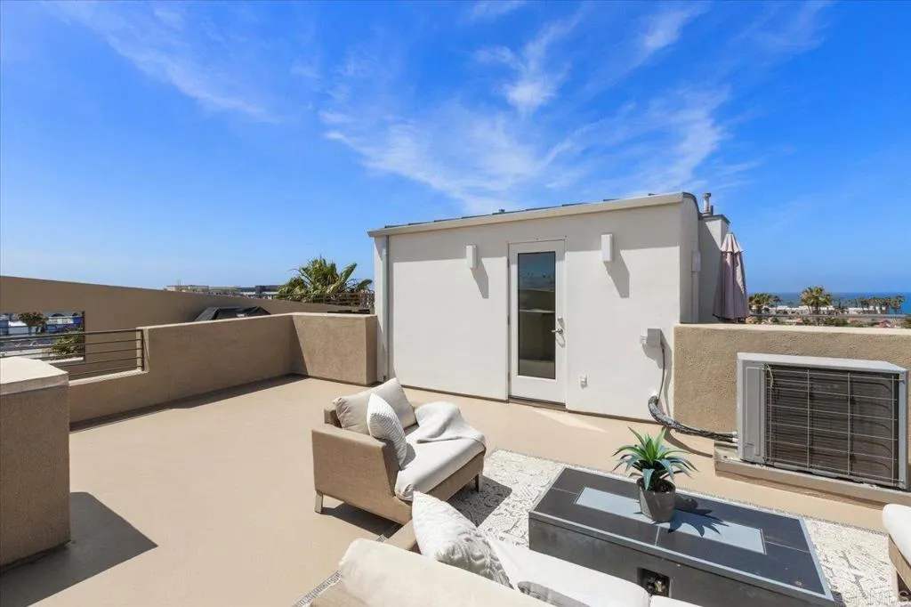 https://cdn.realtyfeed.com/cdn/127/306726681/71bb271ce6e00ae4160184c6d67499bf.webp