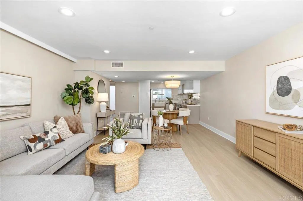 https://cdn.realtyfeed.com/cdn/127/306726681/d01cbf8ee86e7945ed969d1271a000c1.webp
