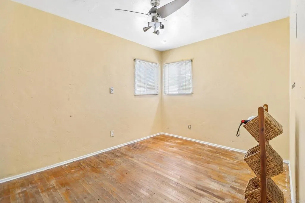 https://cdn.realtyfeed.com/cdn/127/306726755/1860774ef27910f83b82338901ac9b23.webp