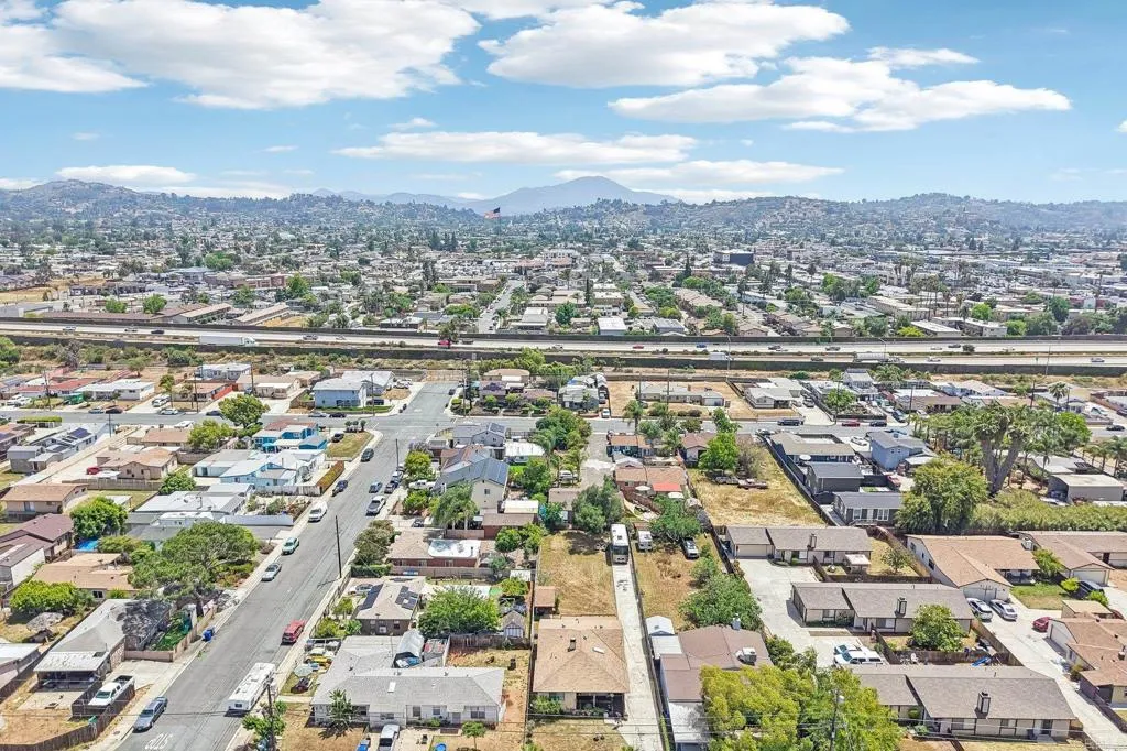 https://cdn.realtyfeed.com/cdn/127/306726755/aff2cb9b0cd51bcf5a12dfbc9183ee27.webp