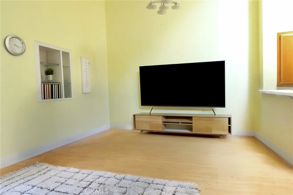 Photo #6: IV26112976 Listing: Photo #6