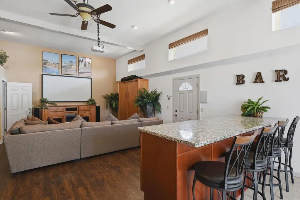 https://cdn.realtyfeed.com/cdn/127/306726805/62842f5961b5abd3cdc9a5436fb76c01.webp