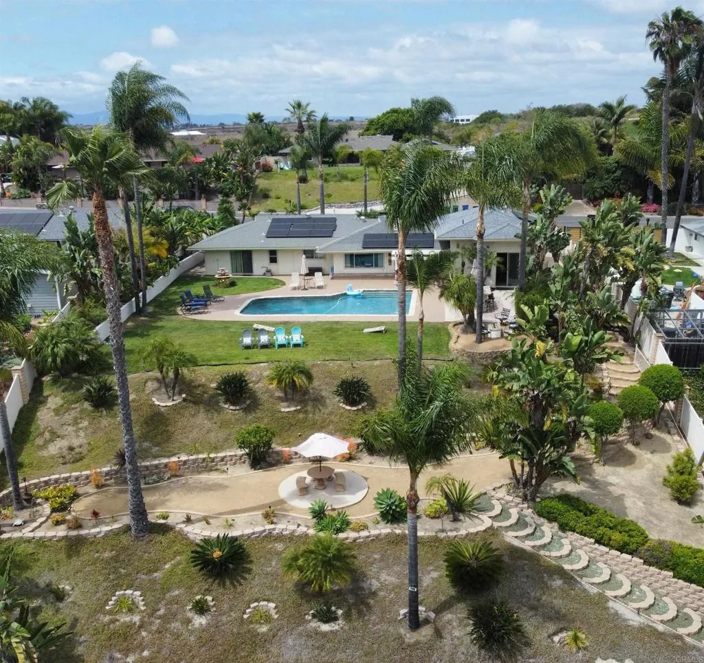 https://cdn.realtyfeed.com/cdn/127/306726805/7750c2e54b7810adeb4d2a0388fd356b.webp