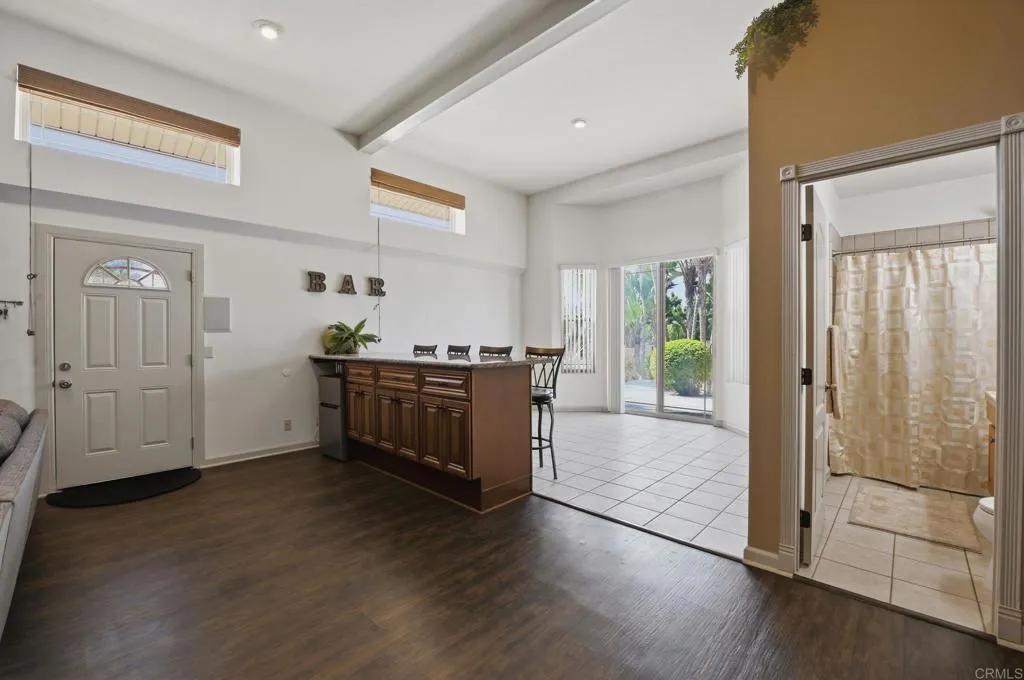 https://cdn.realtyfeed.com/cdn/127/306726805/94dfb0dd549410c90e93800f0e4196dd.webp