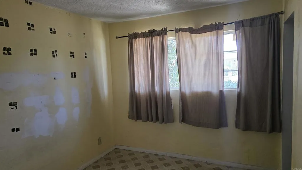 https://cdn.realtyfeed.com/cdn/127/306726817/179e2e883db79f05a0853d273c2f9fc8.webp