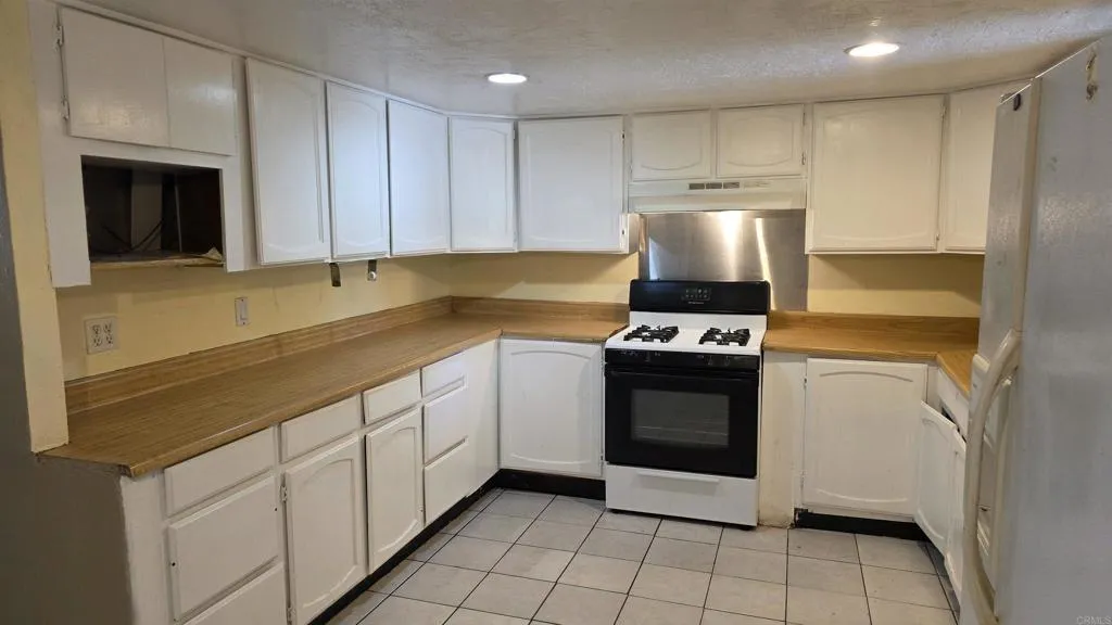 https://cdn.realtyfeed.com/cdn/127/306726817/d9a2f52caf8e9e34b216665a9c2560f6.webp