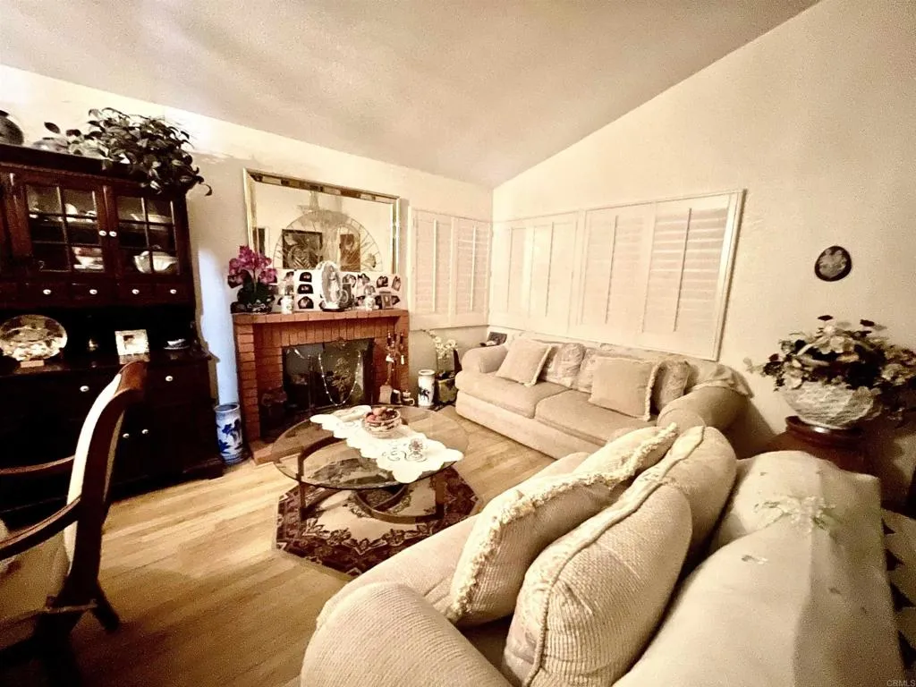 https://cdn.realtyfeed.com/cdn/127/306726855/f8b7caa6bc1c771ca23e1775ae1a0a48.webp