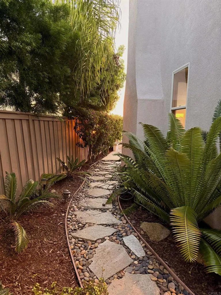 https://cdn.realtyfeed.com/cdn/127/306726879/011a91c89be151c25237619f0ac4f231.webp