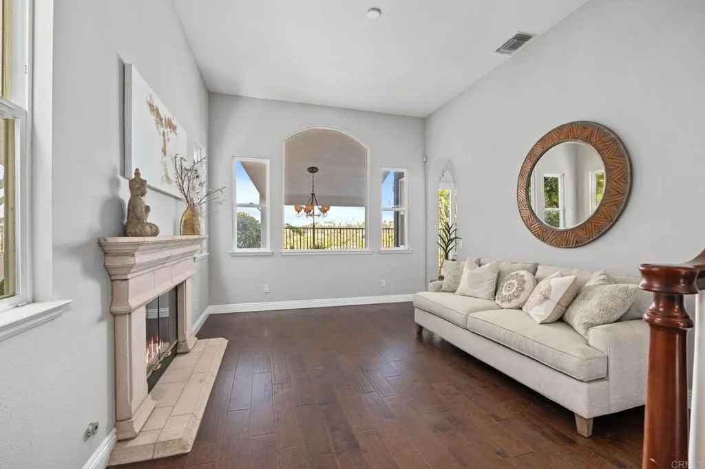 https://cdn.realtyfeed.com/cdn/127/306726879/32934cdf16719da76cfb6fc553a3a0db.webp