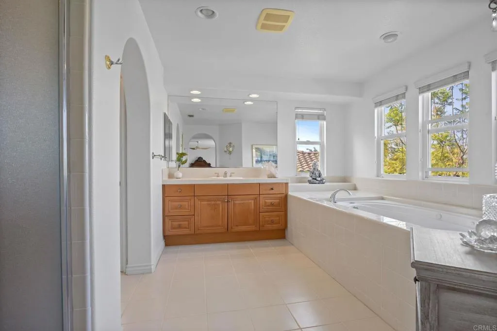 https://cdn.realtyfeed.com/cdn/127/306726879/78cd78facd33fb4cda12f377b0227d17.webp