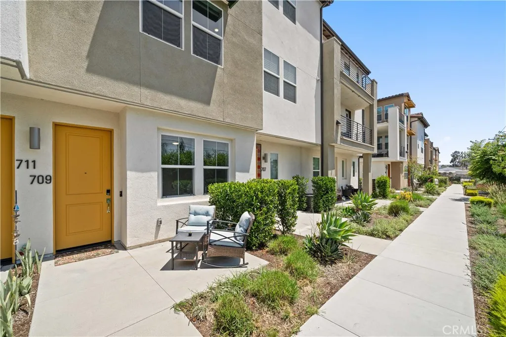 Covina, CA 91723
