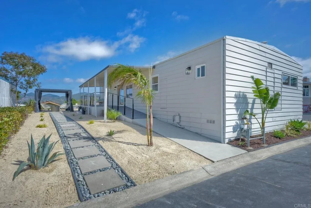 https://cdn.realtyfeed.com/cdn/127/306726935/d18591d99fdaee230829b5d48386300d.webp