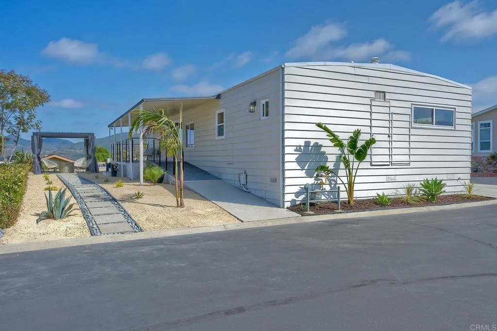 https://cdn.realtyfeed.com/cdn/127/306726935/fc99eeab1d9b521f09af25a144bf54a1.webp