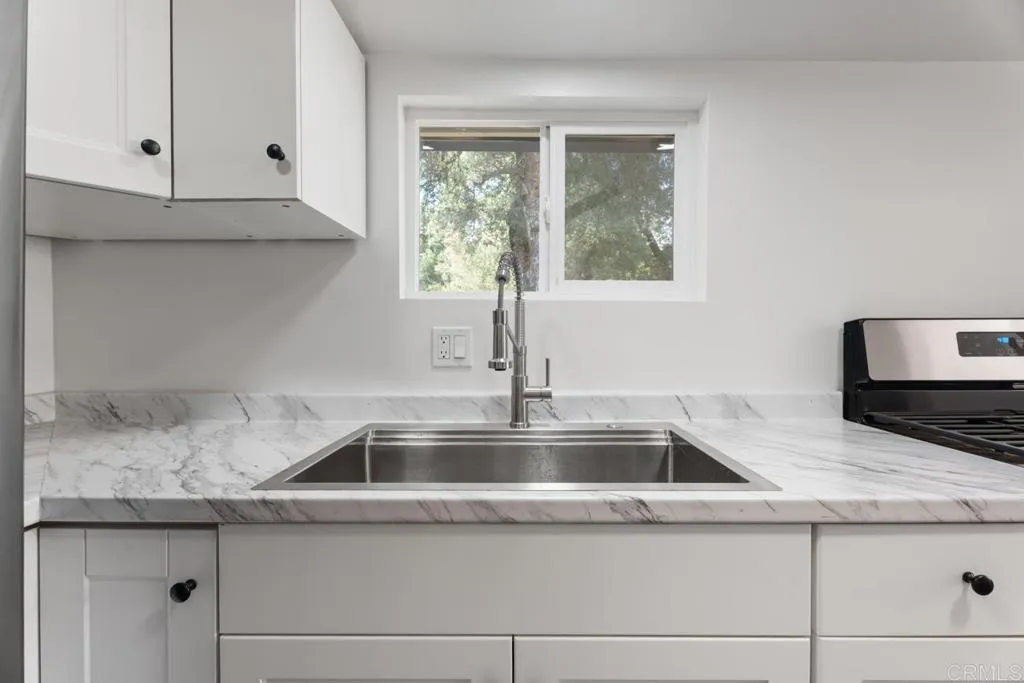 https://cdn.realtyfeed.com/cdn/127/306726943/6cc8f08eb4800e31eb419e2b75307e3b.webp
