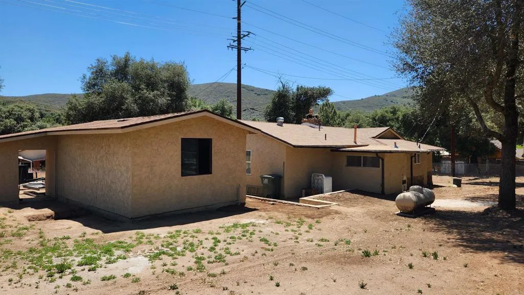 https://cdn.realtyfeed.com/cdn/127/306726943/b66a1e314704c39c7a6cfdcbbc690313.webp