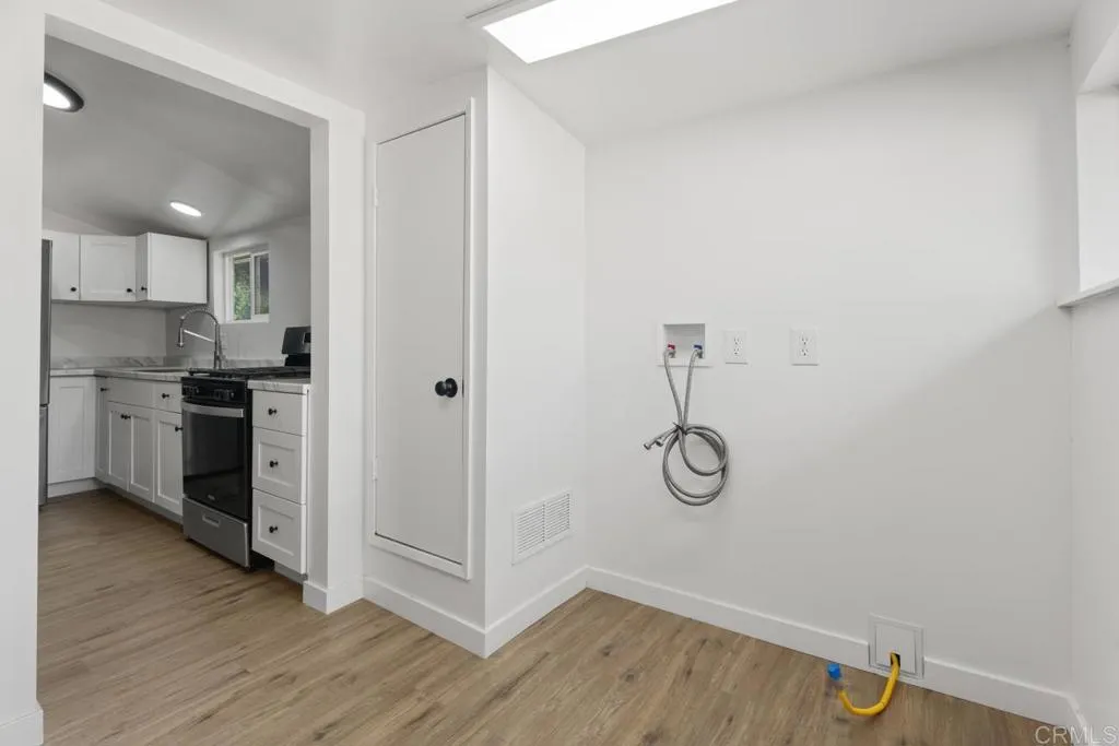 https://cdn.realtyfeed.com/cdn/127/306726943/dee4ab1ae7ffd3cce474672b4b475f76.webp