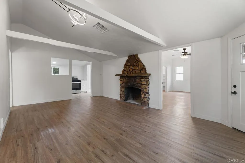 https://cdn.realtyfeed.com/cdn/127/306726943/fefd6e9d8cdd86bc23f88b8d554c4819.webp