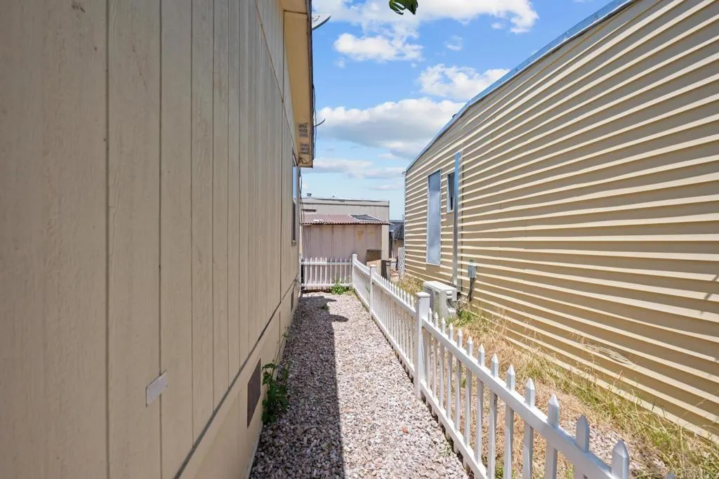 https://cdn.realtyfeed.com/cdn/127/306726963/18c743da8f89ecb906c1916345d7e5fb.webp