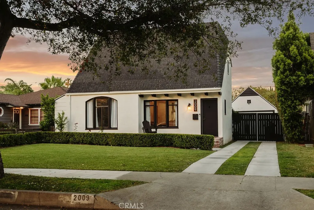 2009 Greenleaf Street
