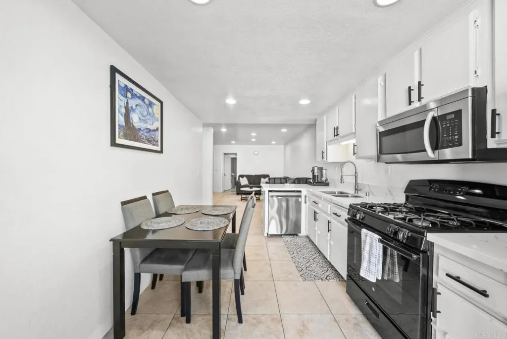 https://cdn.realtyfeed.com/cdn/127/306726968/55313ca404ce11140213db8b91f1bcaa.webp