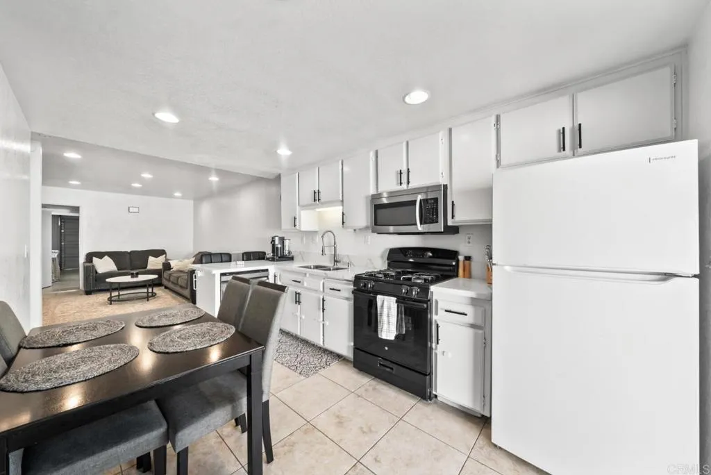 https://cdn.realtyfeed.com/cdn/127/306726968/cb46fdbcc09770909c1a673426173610.webp
