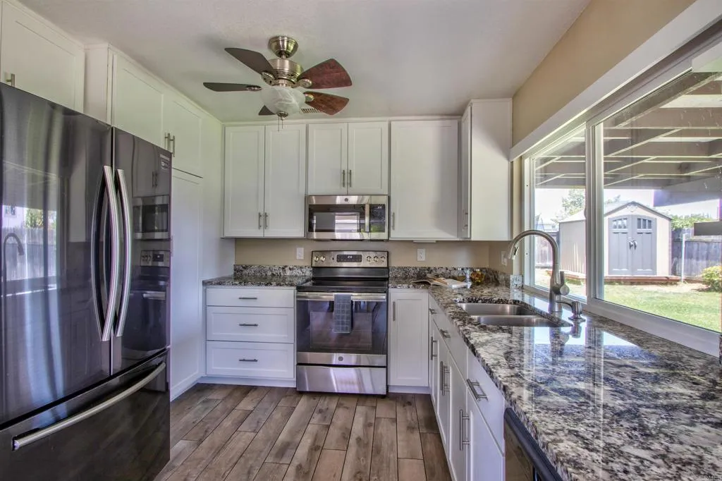 https://cdn.realtyfeed.com/cdn/127/306727052/32cd369f0bc131ff65baf13ade2da0b2.webp