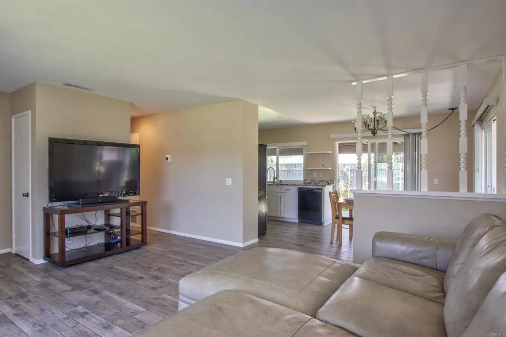 https://cdn.realtyfeed.com/cdn/127/306727052/485caa13756d5c9ac3c77a751b014bab.webp