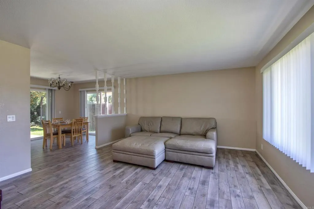 https://cdn.realtyfeed.com/cdn/127/306727052/a5bf3dcf0209ff923deda6d988af546b.webp