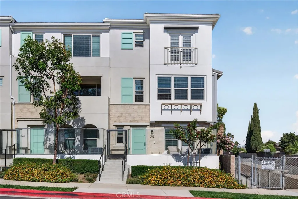 La Habra, CA 90631