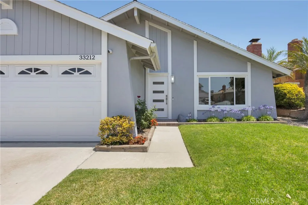 33212 Acapulco Drive