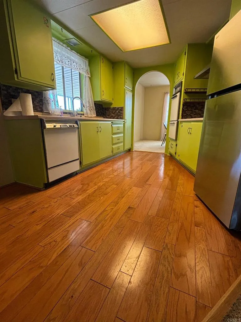 https://cdn.realtyfeed.com/cdn/127/306727216/ae7cf43426be614217f837b0e71048f3.webp
