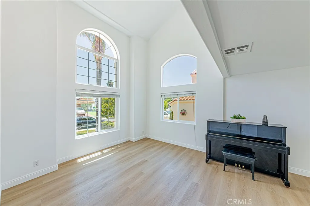 25533 Longfellow Place, Stevenson Ranch, CA 91381 - Photo 4 of 47, Stevenson Ranch, CA
