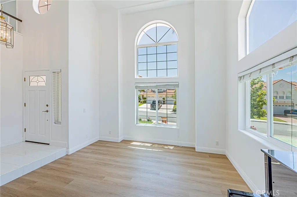 25533 Longfellow Place, Stevenson Ranch, CA 91381 - Photo 3 of 47, Stevenson Ranch, CA