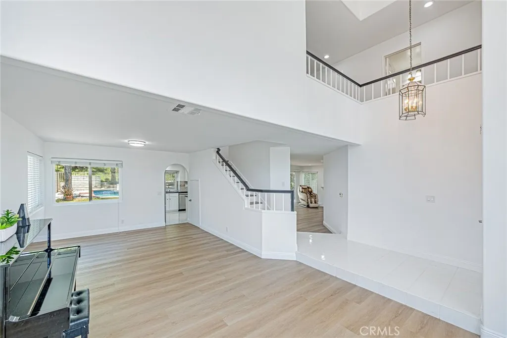 25533 Longfellow Place, Stevenson Ranch, CA 91381 - Photo 5 of 47, Stevenson Ranch, CA