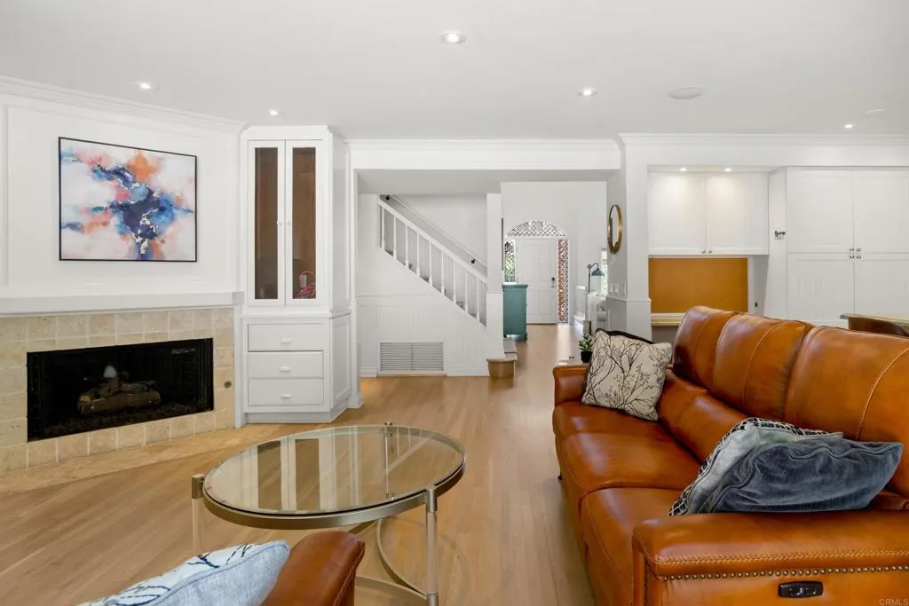 https://cdn.realtyfeed.com/cdn/127/306727238/048f2ef3c99c0cf881fc75f7c6792a22.webp