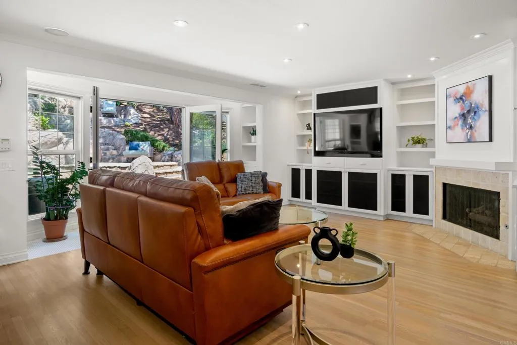 https://cdn.realtyfeed.com/cdn/127/306727238/1a9e2734dc1ac86fb193f6641c09b333.webp