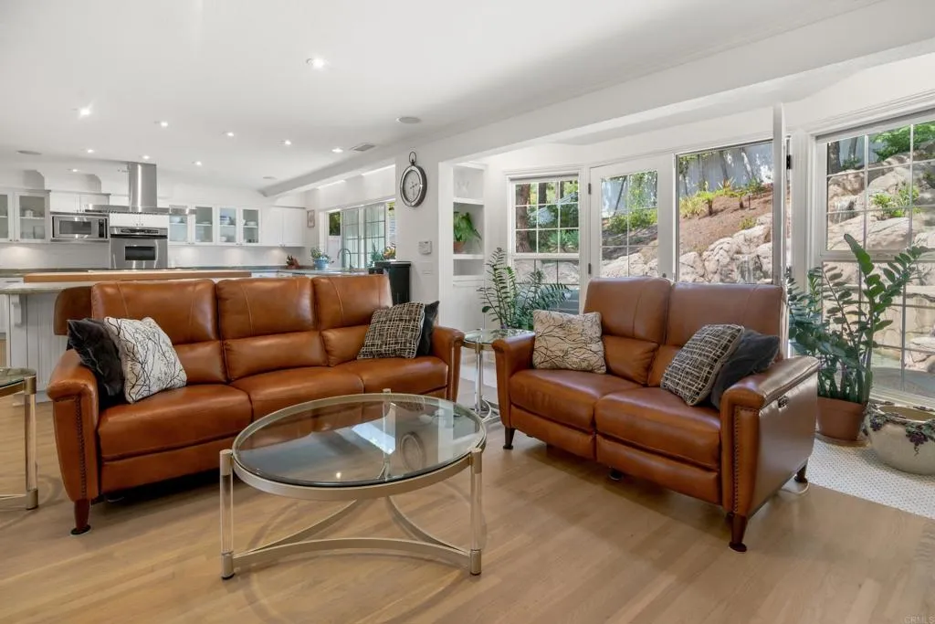 https://cdn.realtyfeed.com/cdn/127/306727238/38bb0f4d617f2da558cb39e853ebda95.webp