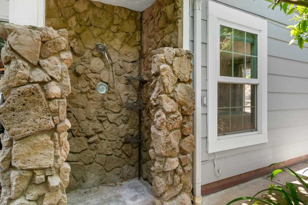 https://cdn.realtyfeed.com/cdn/127/306727238/446d25435a375fd14419afbf467ddc03.webp
